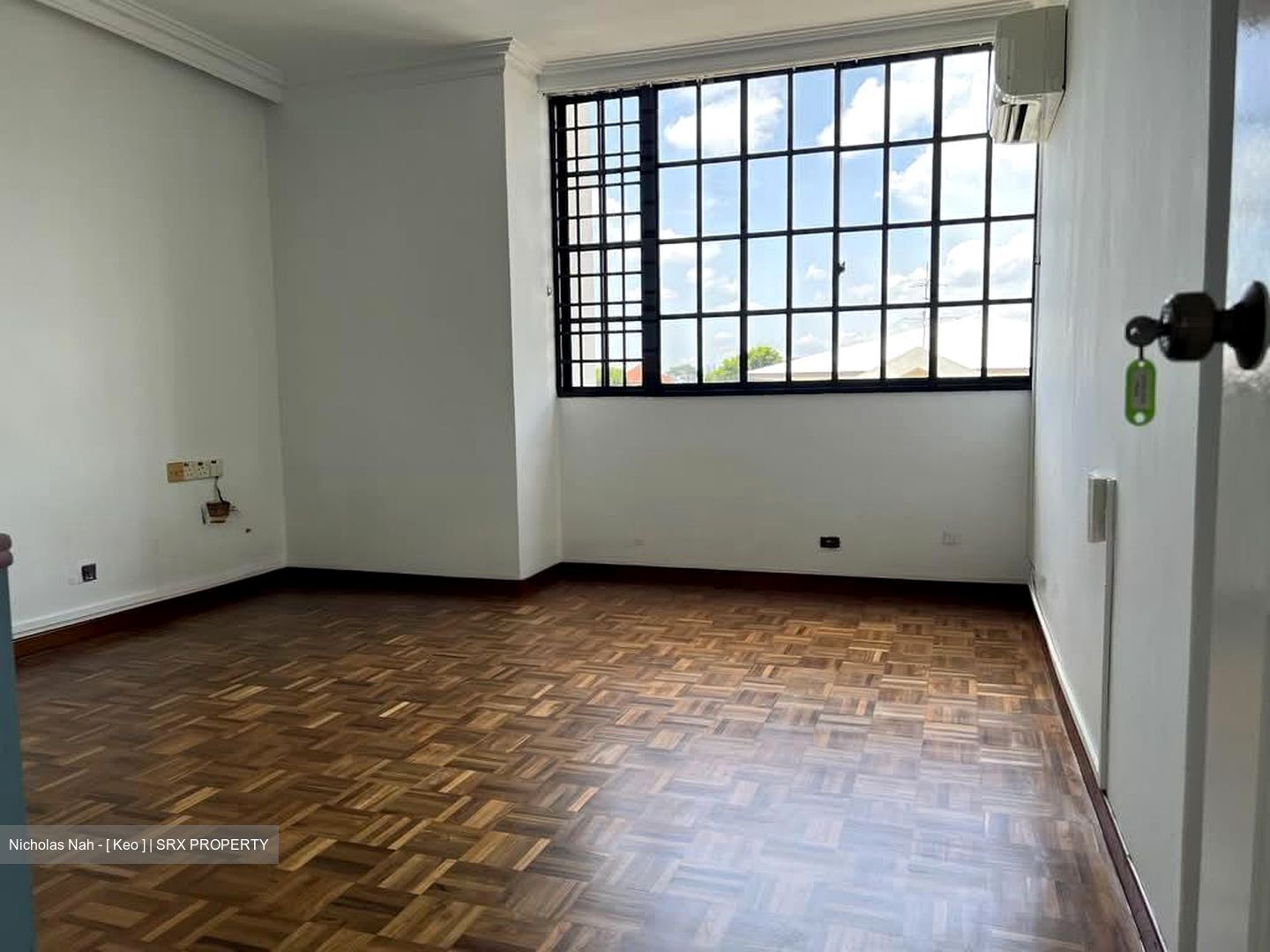 Glasgow Road (D19), Terrace #566224291